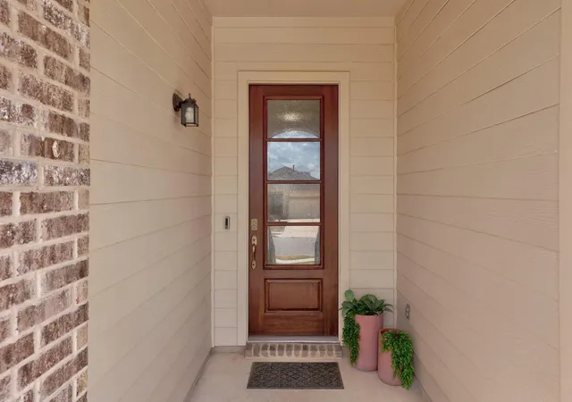 Photo 4 of Single family home for sale at 535 Tanda Ln, Hutto, TX 78634 | MLS# 5601987 | Listing updated on 2026-09-27