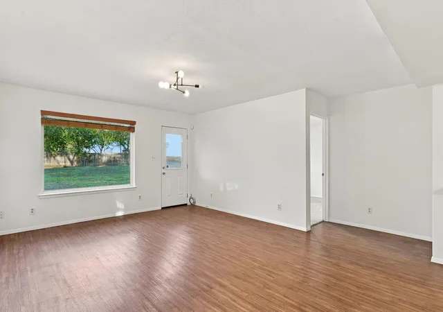 Photo 4 of Single family home for sale at 1714 Twin Is Dr, Lockhart, TX 78644 | MLS# 1615258 | Listing updated on 2026-10-09