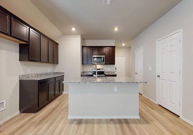 Photo 3 of Single family home for sale at 529 Fritze Dr, Killeen, TX 76542 | MLS# 8212207 | Listing updated on 2026-09-20