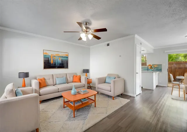 Condo for sale at 5905 Hidden Valley Trl, Austin, TX 78744 | MLS# 3426418