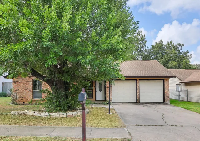 Photo 3 of Single family home for sale at 6232 Hillston Dr, Austin, TX 78745 | MLS# 6539183 | Listing updated on 2026-09-28