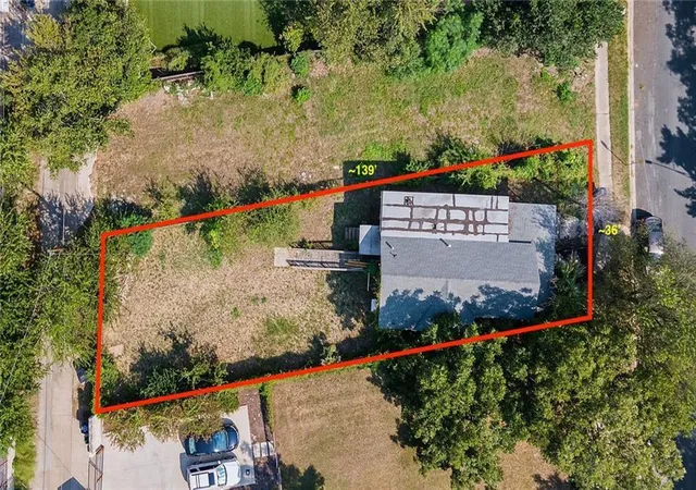 Photo 2 of Single family home for sale at 1008 E 8th Street, Austin, TX 78702 | MLS# 1504270 | Listing updated on 2026-09-25