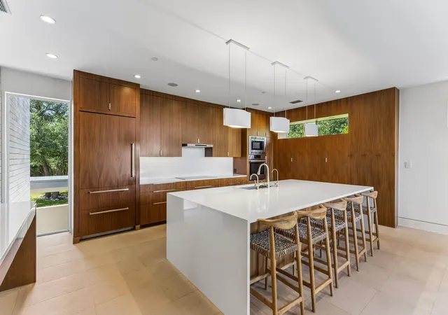 Photo 3 of Single family home for sale at 16 Sundown Pkwy, Austin, TX 78746 | MLS# 6277258 | Listing updated on 2026-10-05