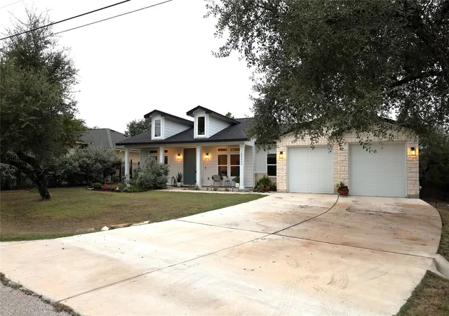 Photo 1 of Single family home for sale at 20602 Oak Rdg, Lago Vista, TX 78645 | MLS# 3827399 | Listing updated on 2026-10-09