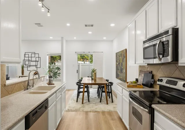 Listing Photo 5 - Condo for sale in building located at 1900 Little Elm Trl, Cedar Park, TX 78613 - Unit #75