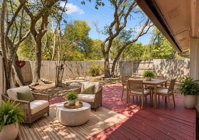 Listing Photo 4 - Condo for sale in building located at 8000 Forest Mesa Dr, Austin, TX 78759 - Unit #B