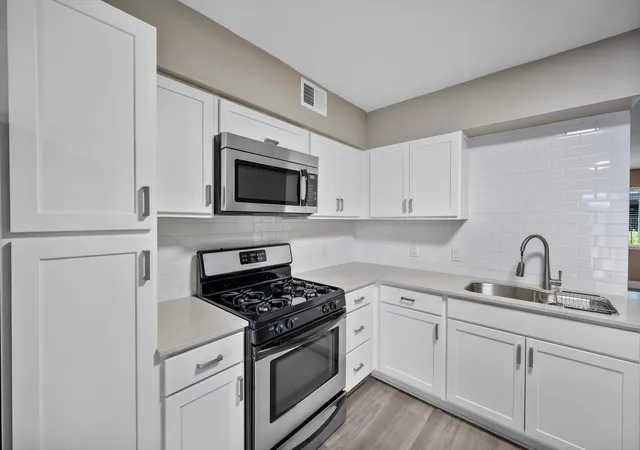 Photo 4 of Condo for sale at 2303 E Side Dr #109, Austin, TX 78704 | MLS# 6707073 | Listing updated on 2026-10-06