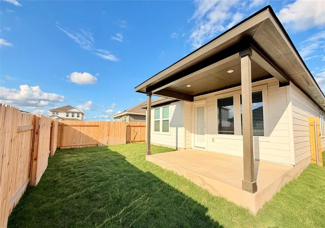 Photo 4 of Sale Pending at 108 Wilcott Dr, Georgetown, TX 78626 | MLS# 4452700 | Listing updated on 2026-10-20