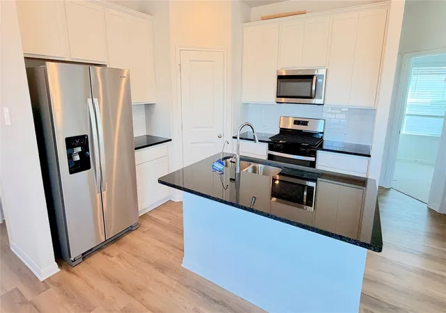 Photo 2 of Single family home for sale at 104 Wilcott Dr, Georgetown, TX 78626 | MLS# 5339071 | Listing updated on 2026-10-15