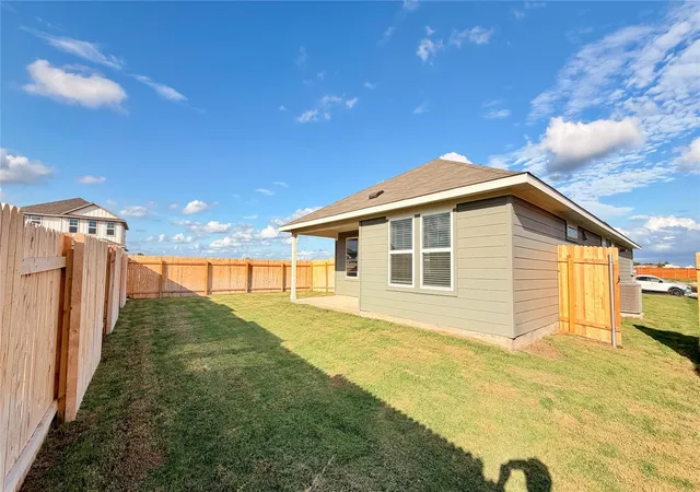 Photo 4 of Single family home for sale at 104 Wilcott Dr, Georgetown, TX 78626 | MLS# 5339071 | Listing updated on 2026-10-18