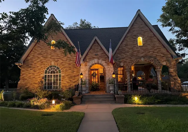 Photo 1 of Single family home for sale at 710 W 11th Street, Taylor, TX 76574 | MLS# 2394832 | Listing updated on 2026-10-04