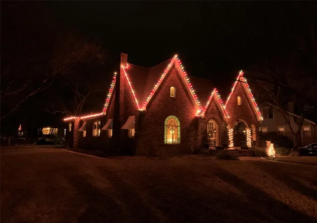 Photo 3 of Single family home for sale at 710 W 11th Street, Taylor, TX 76574 | MLS# 2394832 | Listing updated on 2026-10-04