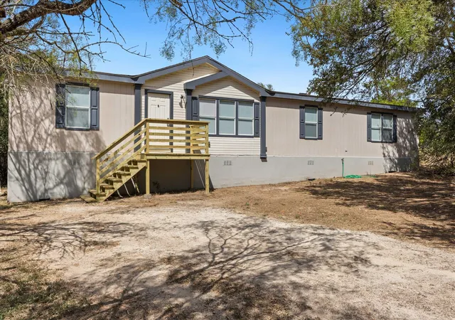 Single family home for sale at 411 Texas Oak Dr, Cedar Creek, TX 78612 | MLS# 6270701