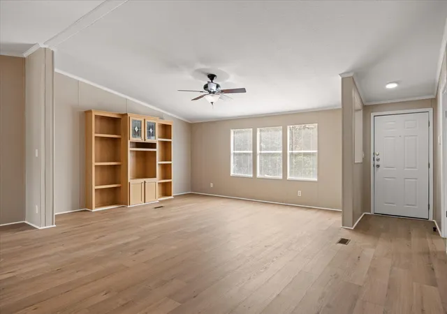 Photo 2 of Single family home for sale at 411 Texas Oak Dr, Cedar Creek, TX 78612 | MLS# 6270701 | Listing updated on 2026-09-24