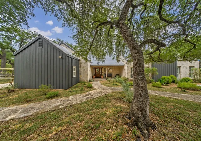 Single family home for sale at 188 Broken Lance Dr, Dripping Springs, TX 78620 | MLS# 6282201