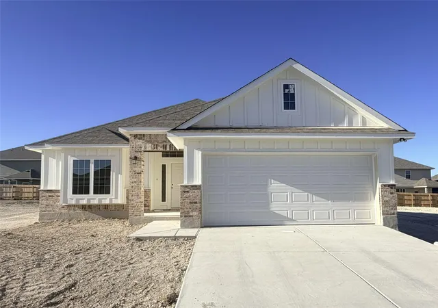 Photo 1 of Single family home for sale at 237 Lazy Lizzy Rd, Jarrell, TX 76537 | MLS# 4547633 | Listing updated on 2026-10-20