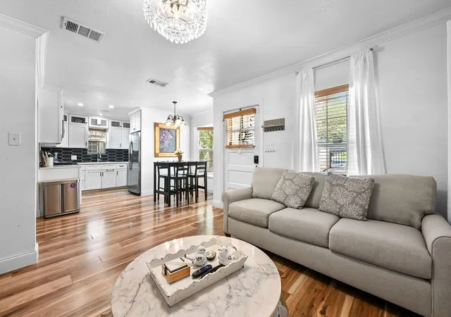 Photo 1 of Single family home for sale at 3503 Robinson Ave, Austin, TX 78722 | MLS# 7313508 | Listing updated on 2026-10-08