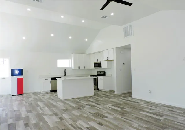 Photo 2 of Single family home for sale at 705 E Highway 82, Nocona, TX 76255 | MLS# 8872416 | Listing updated on 2026-09-22