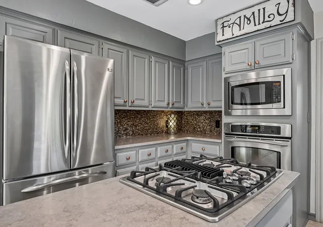 Photo 4 of Single family home for sale at 6009 Diamond Head Dr, Austin, TX 78746 | MLS# 6567138 | Listing updated on 2026-09-21