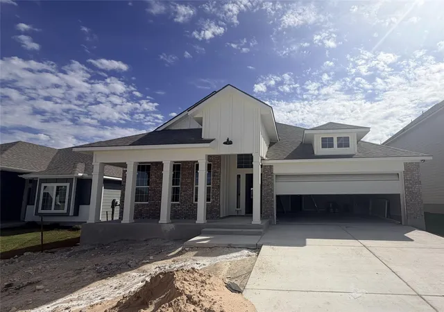 Photo 1 of Single family home for sale at 300 Boatright Blvd, Jarrell, TX 76537 | MLS# 8566897 | Listing updated on 2026-10-21
