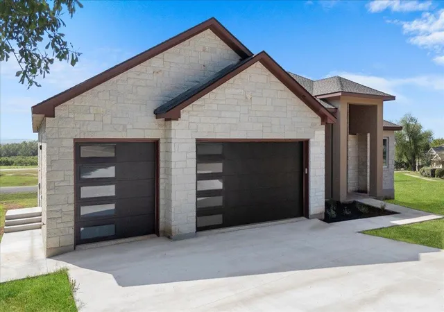 Photo 2 of Single family home for sale at 103 Arborvita Pl, Bastrop, TX 78602 | MLS# 5984651 | Listing updated on 2026-10-04