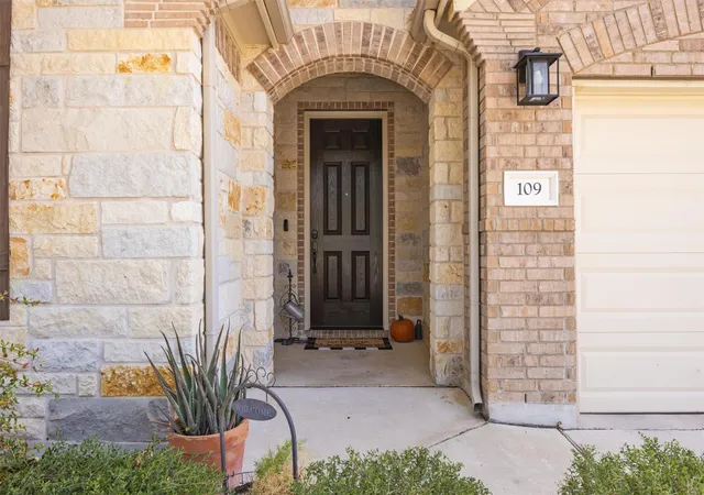 Photo 3 of Single family home for sale at 109 Buffalo View Ln, Georgetown, TX 78628 | MLS# 7236608 | Listing updated on 2026-09-26