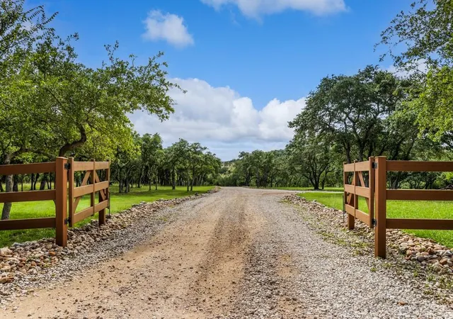 Photo 2 of Mansion for sale at 1580 Fm 3237, Wimberley, TX 78676 | MLS# 4594180 | Listing updated on 2026-10-02