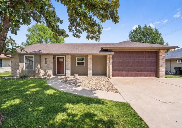 Photo 1 of Sale Pending at 1705 Golden Vista Dr, Georgetown, TX 78628 | MLS# 4713257 | Listing updated on 2026-10-08