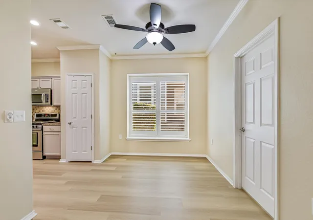 Photo 4 of Single family home for sale at 215 Bonham Loop, Georgetown, TX 78633 | MLS# 9570942 | Listing updated on 2026-10-04