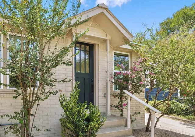 Photo 2 of Single family home for sale at 1613 W 10th Street, Austin, TX 78703 | MLS# 4528946 | Listing updated on 2026-10-08