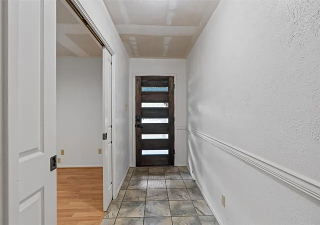 Photo 3 of Single family home for sale at 1002 Penny Ln, Round Rock, TX 78681 | MLS# 8457040 | Listing updated on 2026-09-26