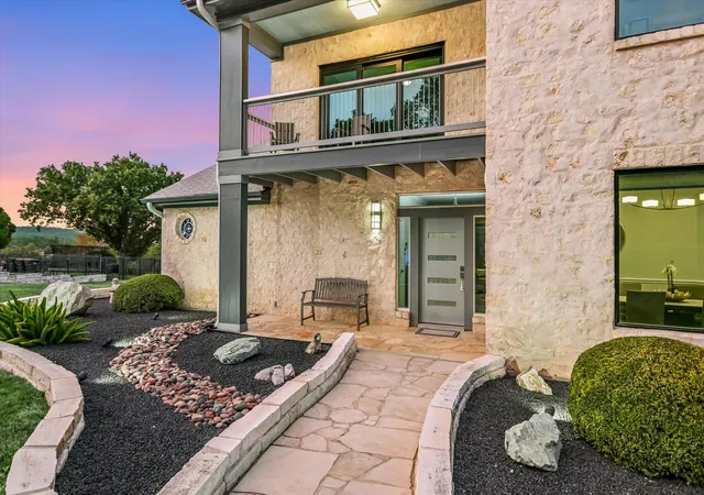Photo 2 of Single family home for sale at 3310 Far View Dr, Austin, TX 78730 | MLS# 5563990 | Listing updated on 2026-10-28