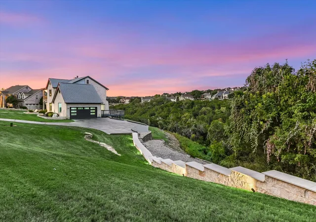 Photo 4 of Single family home for sale at 3310 Far View Dr, Austin, TX 78730 | MLS# 5563990 | Listing updated on 2026-10-28