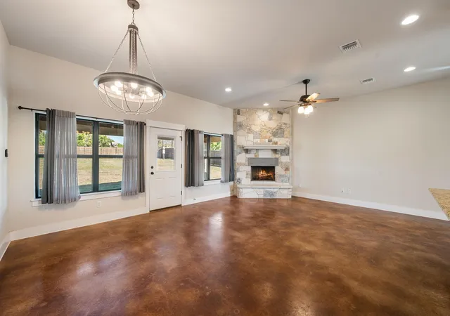Photo 4 of Single family home for sale at 307 Bluestem Cv, Georgetown, TX 78633 | MLS# 4358033 | Listing updated on 2026-10-10