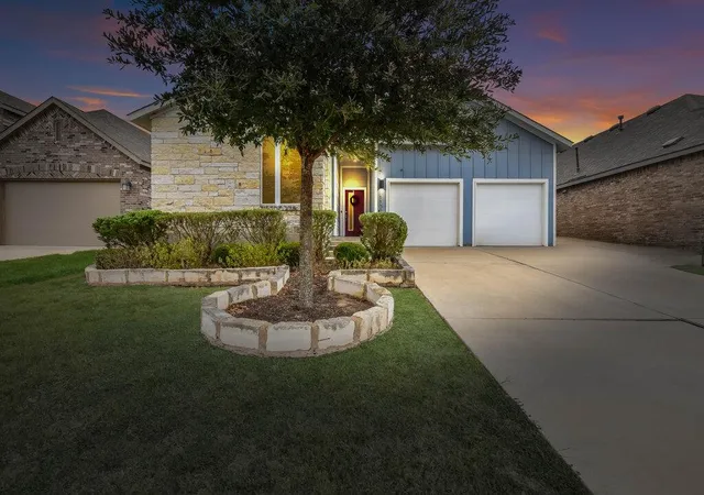 Photo 2 of Single family home for sale at 11321 American Mustang Loop, Manor, TX 78653 | MLS# 9948677 | Listing updated on 2026-09-24