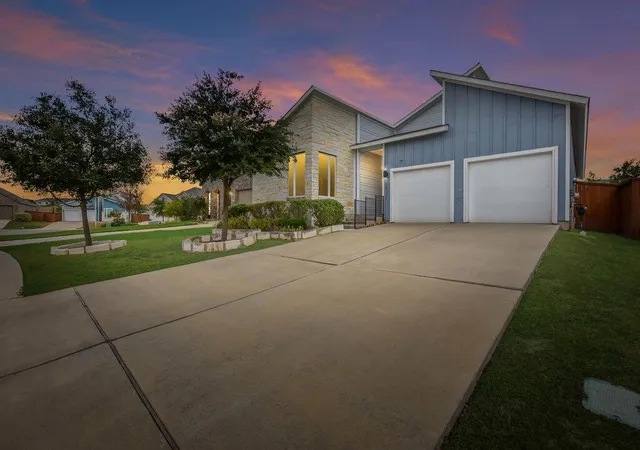 Photo 3 of Single family home for sale at 11321 American Mustang Loop, Manor, TX 78653 | MLS# 9948677 | Listing updated on 2026-09-24