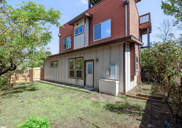 Photo 4 of Single family home for sale at 2204 E 13th Street #B, Austin, TX 78702 | MLS# 1513582 | Listing updated on 2026-10-09