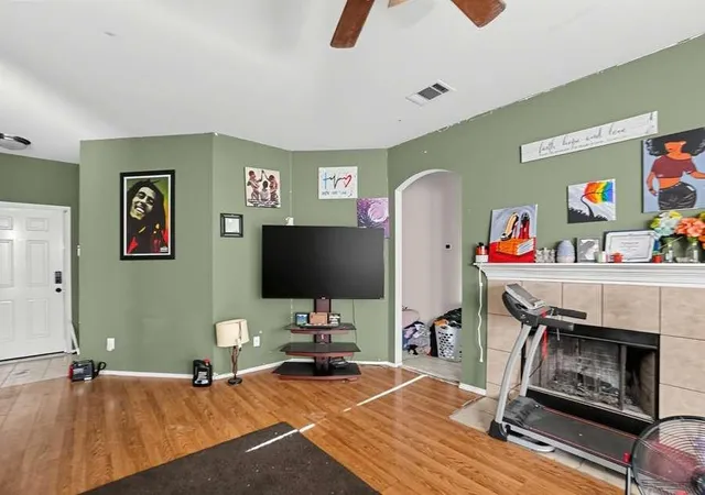 Photo 3 of Single family home for sale at 11408 Hereford St, Manor, TX 78653 | MLS# 3377821 | Listing updated on 2026-09-22
