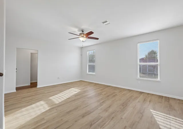 Photo 1 of Single family home for sale at 128 Leon River Loop, Hutto, TX 78634 | MLS# 4008841 | Listing updated on 2026-10-08