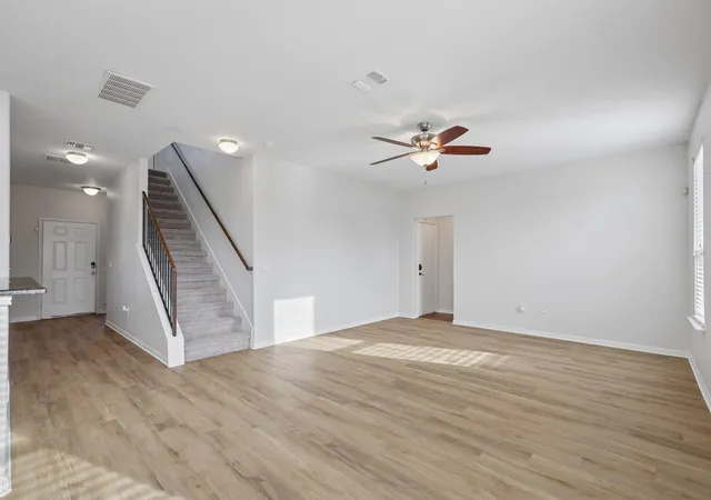Photo 2 of Single family home for sale at 128 Leon River Loop, Hutto, TX 78634 | MLS# 4008841 | Listing updated on 2026-10-08
