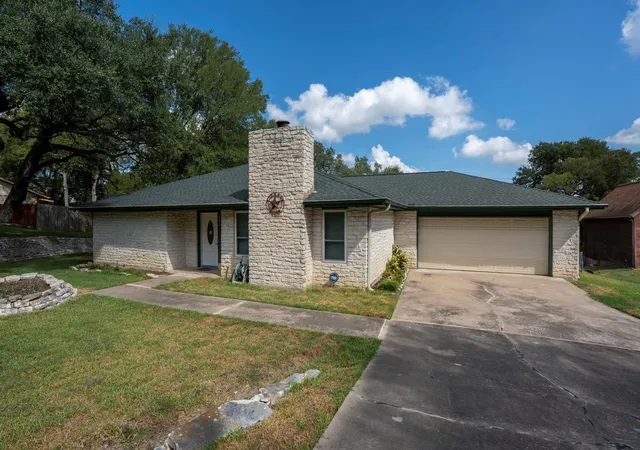 Photo 4 of Single family home for sale at 404 Hunt Ln, Buda, TX 78610 | MLS# 4103781 | Listing updated on 2026-09-24