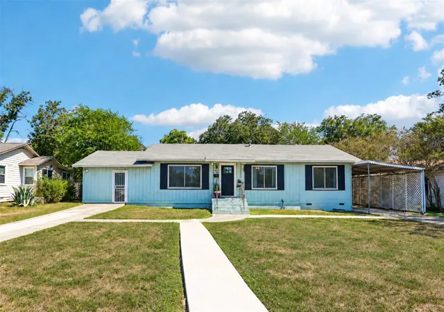 Photo 2 of Single family home for sale at 331 Sutton Dr, San Antonio, TX 78228 | MLS# 9426772 | Listing updated on 2026-10-02