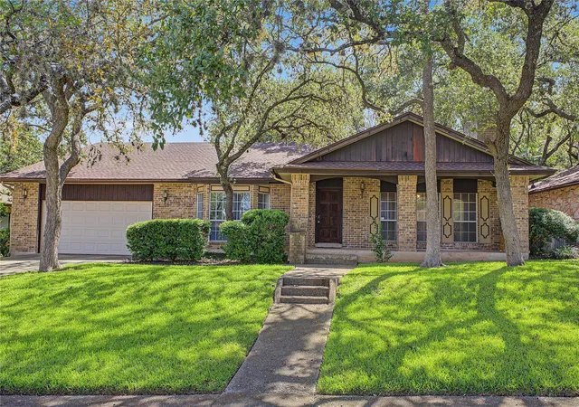 Photo 1 of Single family home for sale at 9223 Warriors Crk Dr, San Antonio, TX 78230 | MLS# 5609812 | Listing updated on 2026-10-07