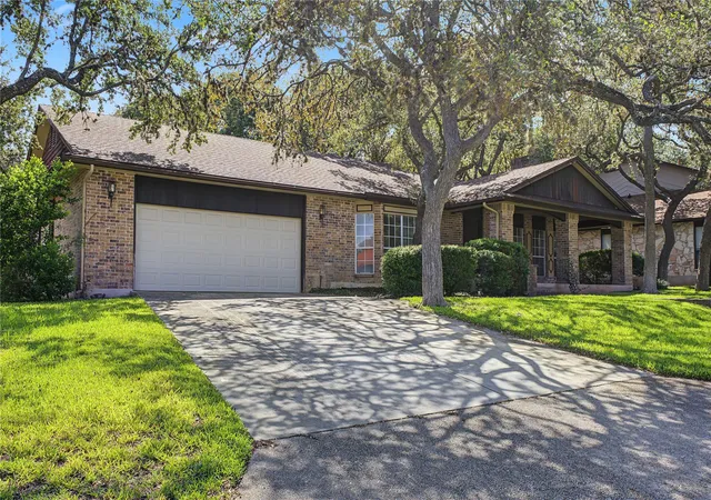 Photo 3 of Single family home for sale at 9223 Warriors Crk Dr, San Antonio, TX 78230 | MLS# 5609812 | Listing updated on 2026-10-07