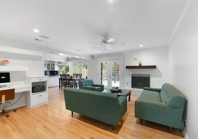 Photo 3 of Single family home for sale at 8605 Primrose Ln, Austin, TX 78757 | MLS# 3974883 | Listing updated on 2026-10-03