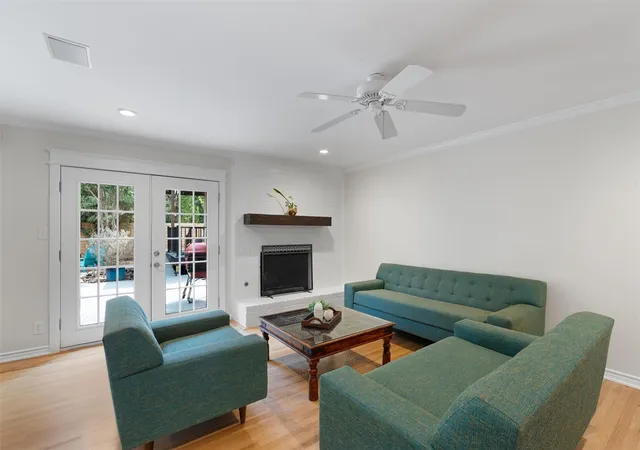 Photo 3 of Single family home for sale at 8605 Primrose Ln, Austin, TX 78757 | MLS# 3974883 | Listing updated on 2026-10-03