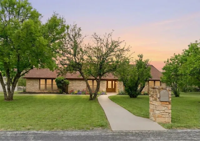 Photo 4 of Single family home for sale at 308 Ashwood Ln, Georgetown, TX 78628 | MLS# 8130271 | Listing updated on 2026-10-08