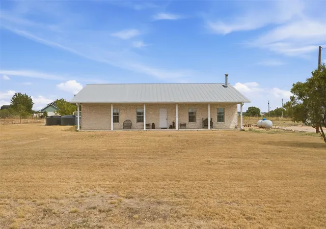 Photo 4 of House for sale at 725 County Rd 124, Georgetown, TX 78626 | MLS# 8610973 | Listing updated on 2026-09-26