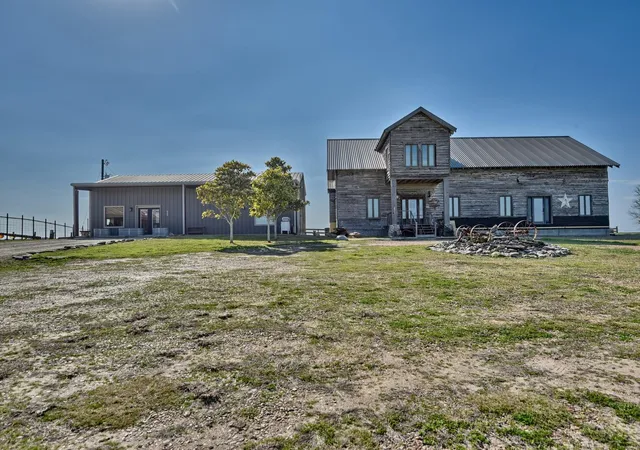 Photo 4 of Single family home for sale at 2645 Kallus Rd, La Grange, TX 78945 | MLS# 6309464 | Listing updated on 2026-09-24