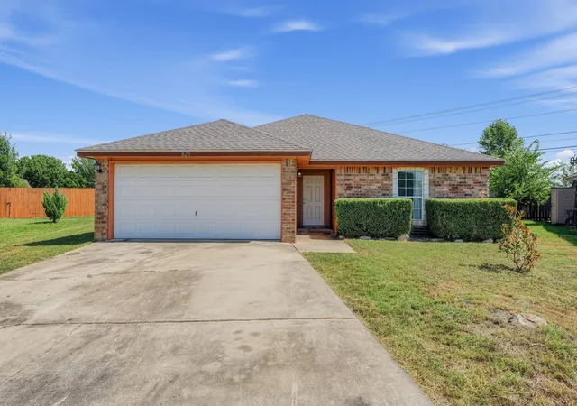 Photo 1 of Sale Pending at 823 Ruby Ct, Jarrell, TX 76537 | MLS# 5194508 | Listing updated on 2026-10-06